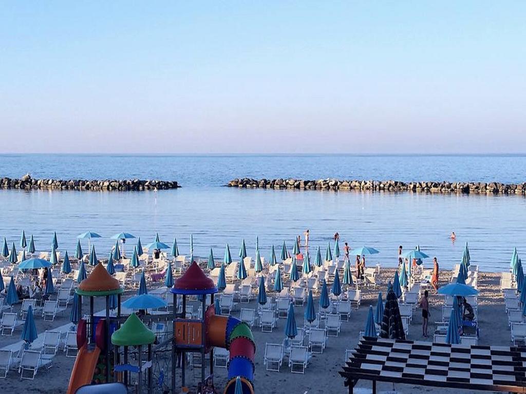 Hotel Gardenia Bellaria-Igea Marina Exteriör bild